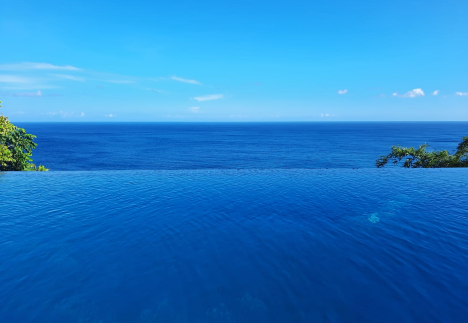 Villa Being - infinity pool